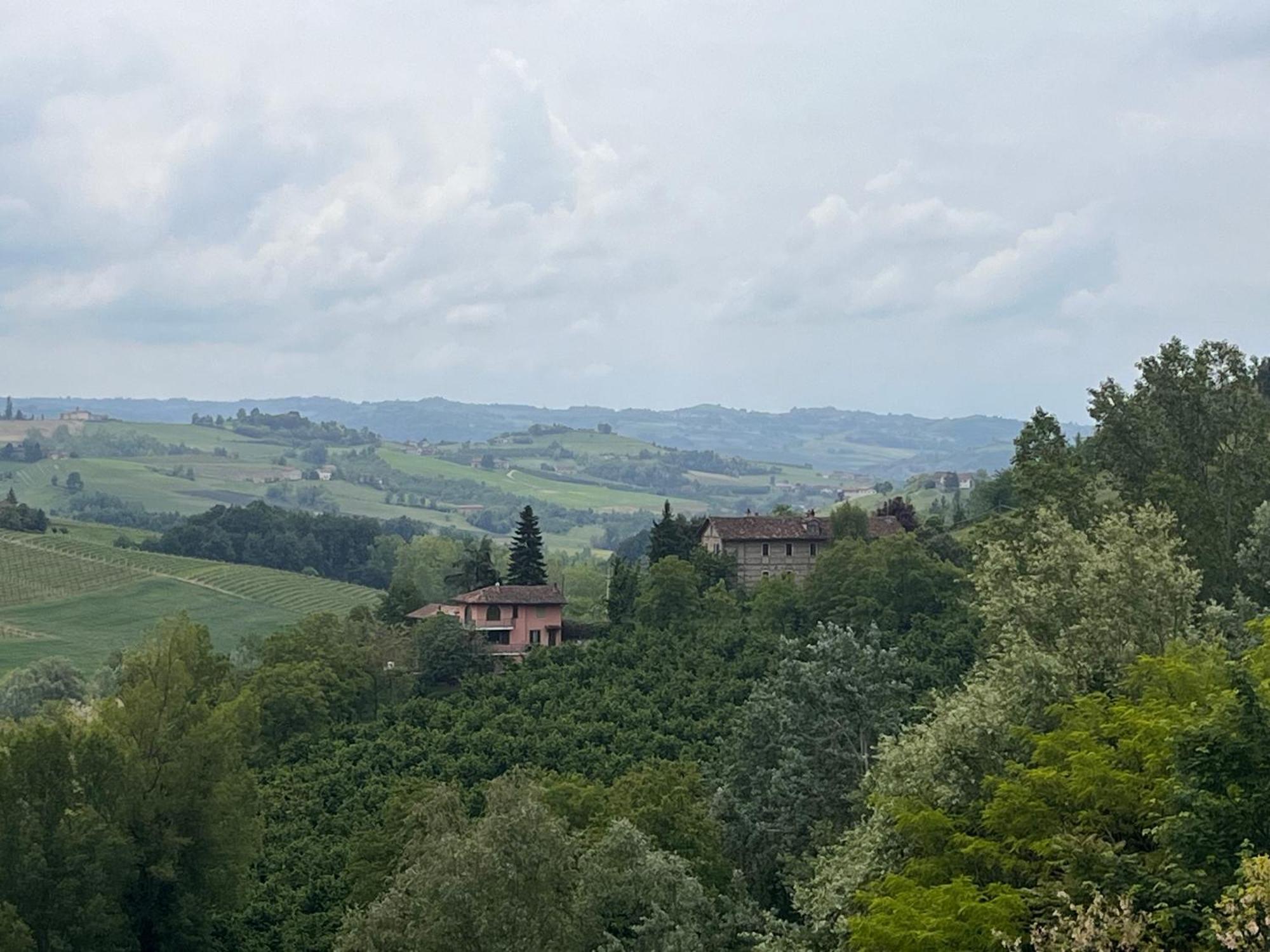 Monforte dʼAlba Appartamento "La Poesia Della Terra" מראה חיצוני תמונה